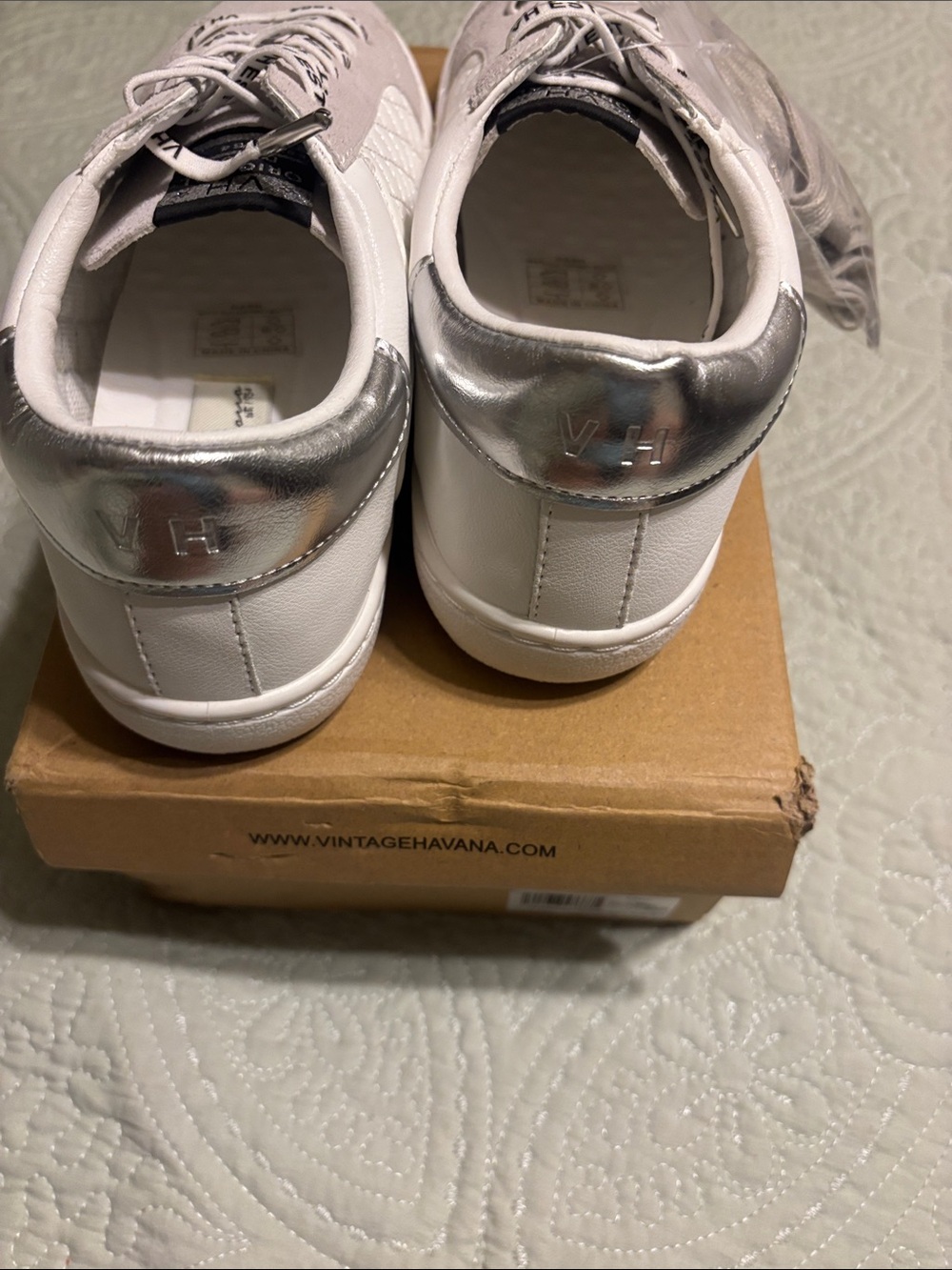 Vintage Havana White Quilted Sneakers with Black Star Accent - Picture 4 of 6
